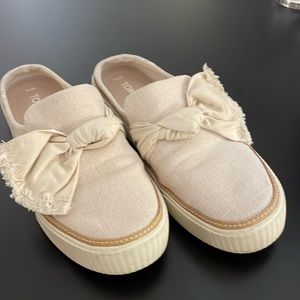Toms beige slip on mules